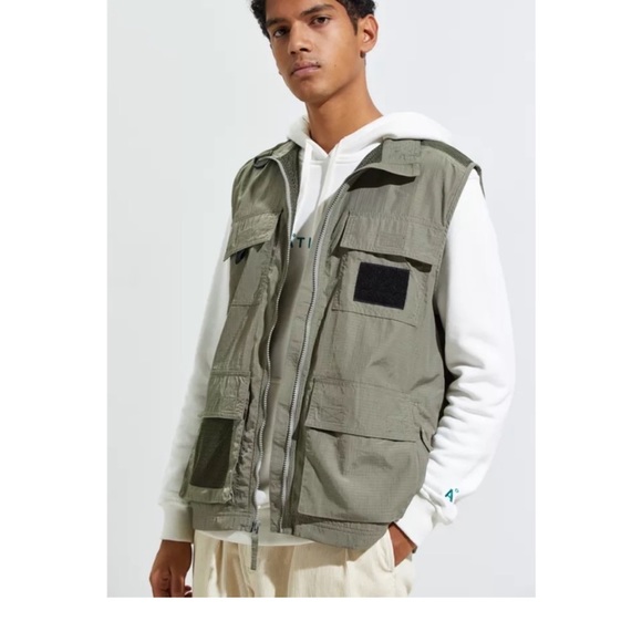 URBAN OUTFITTERS Fishing Utility Vest - Picture 1 of 5